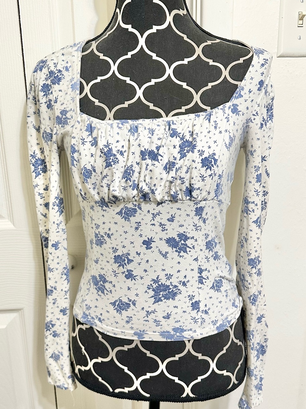 Forever 21 Floral Long Sleeve Top